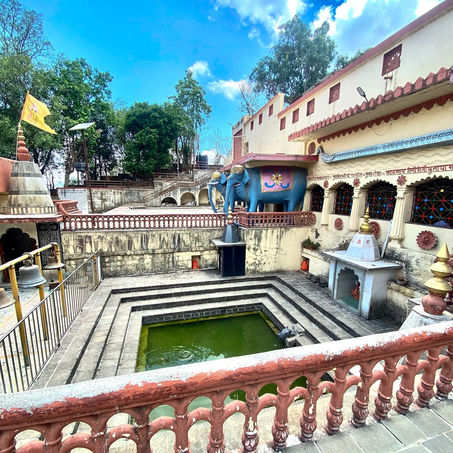 कावनई किल्ला आणि सह्याद्री पर्वतरांग