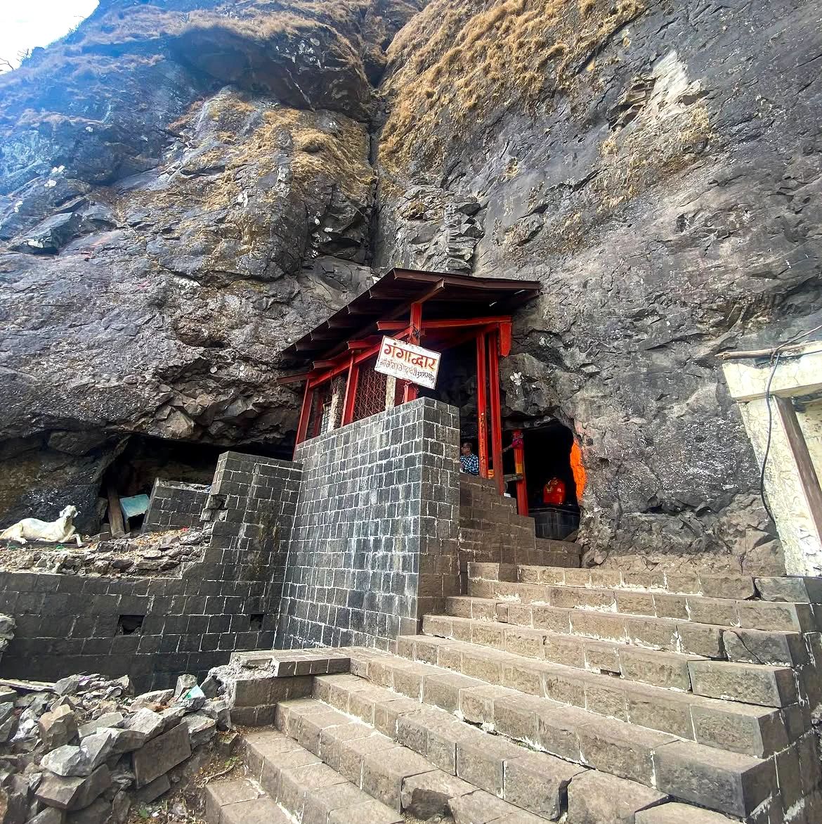 गंगाद्वार आणि ब्रह्मगिरी पर्वतावरील पवित्र गोदावरी उगमस्थान