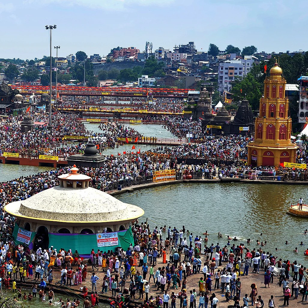 कुंभमेळ्यातील शाही स्नान सोहळा