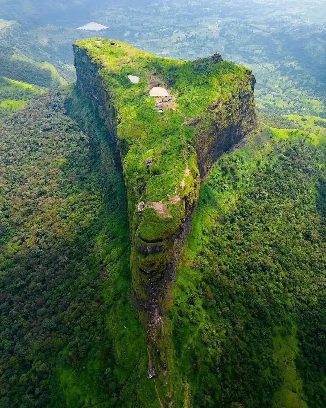 कावनई ते हरिहरगड ट्रेकिंग